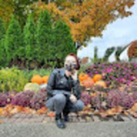 Meet your Posher, Cheyenne - Picture 1 of 1